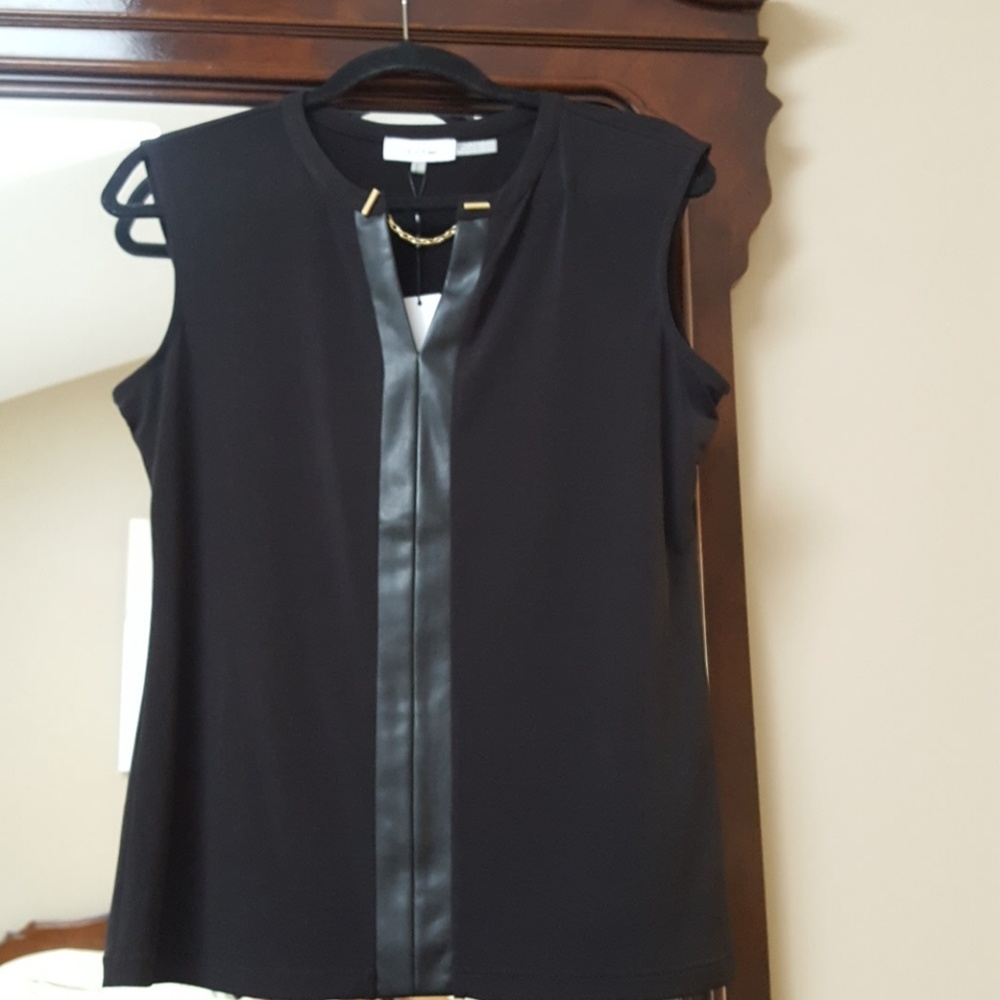 Short sleeves black blouse